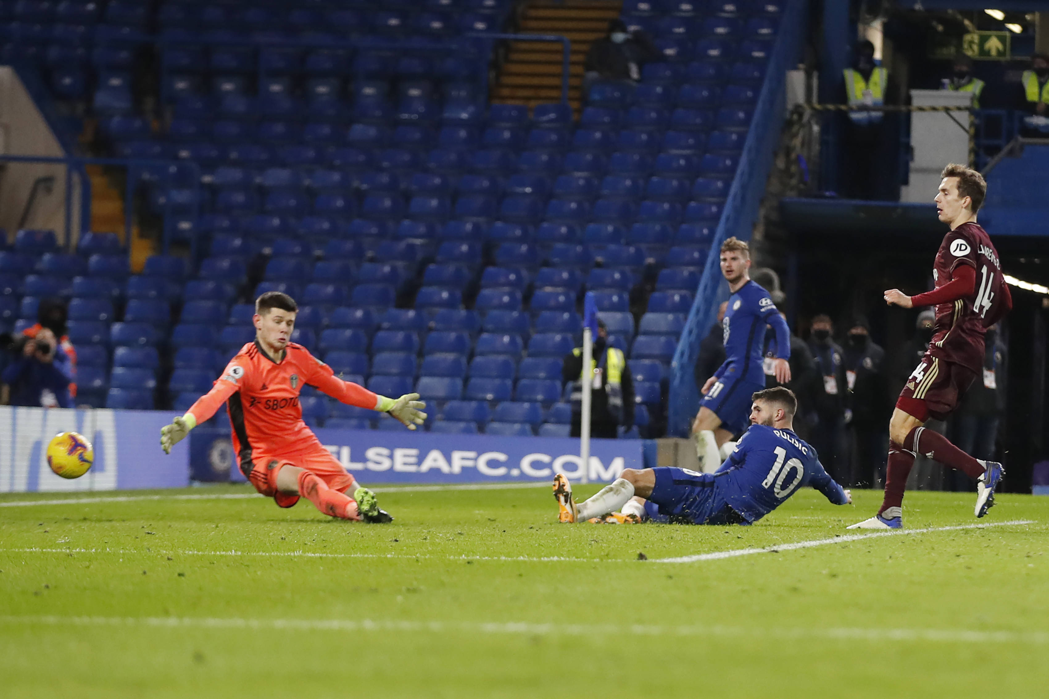 年轻球员或 年轻球员或